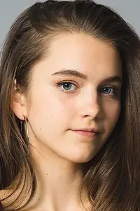 Актриса Хлоя Ист — фото персоны