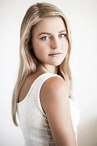 Актриса Sarah Jeavons — фото персоны