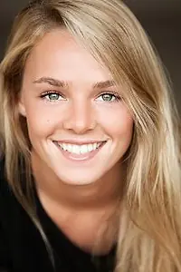 Актриса Zoe Barker — фото персоны