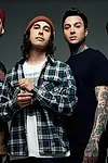 Актёр Pierce The Veil — превью фото персоны