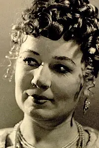 Актриса Кира Жаркова — фото персоны