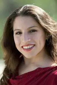 Актриса Tiffany Garza — главное фото персоны