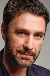 Актёр Рауль Бова — фото персоны