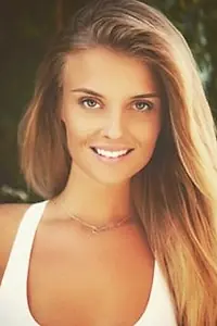 Актриса Simone Clark — фото персоны