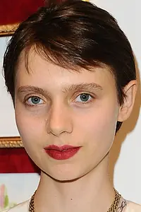 Актриса Саша Фролова — фото персоны
