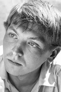 Актёр Артем Находкин — главное фото персоны