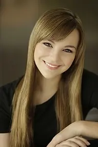 Актриса Melanie Bolovan — главное фото персоны