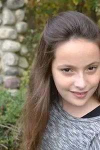Актриса Kayla MacKay — главное фото персоны