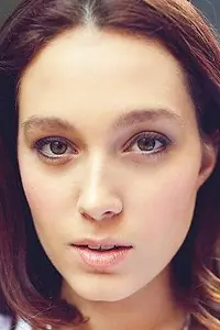 Актриса Coralie Bradbery — главное фото персоны