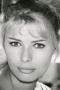 Актриса Виви Бах — фото персоны