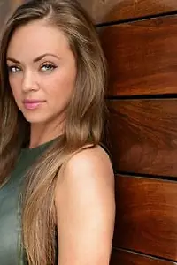 Актриса Noemie Maia — фото персоны