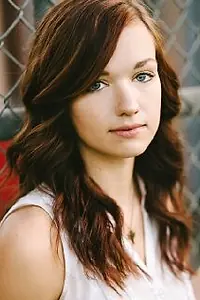 Актриса Emily Capshaw — главное фото персоны