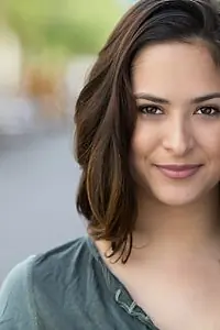Актриса Adrienne Santos Reynolds — главное фото персоны