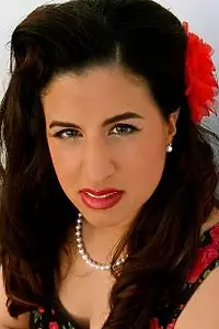 Актриса Christine Brito — главное фото персоны