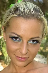 Актриса Jennifer Love — фото персоны