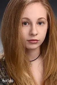Актриса Эшли Абрамс — фото персоны
