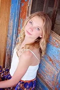 Актриса Autumn Young — главное фото персоны