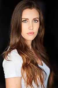 Актриса Sarah Ann Wiles — фото персоны