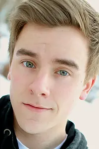 Актёр Connor Franta — фото персоны