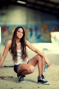 Актриса Laura Bergin — главное фото персоны