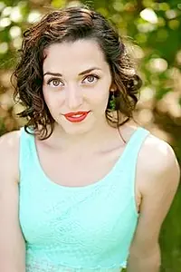 Актриса Meagan Karimi-Naser — фото персоны