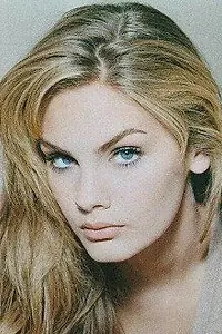 Актриса Келли Стюарт — фото персоны