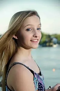 Актриса Brooke Nevins — главное фото персоны