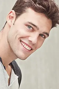 Актёр Holden Nowell — главное фото персоны