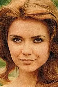 Актриса Сандра Жюльен — фото персоны