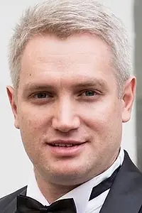 Актёр Руслан Азимбеков — фото персоны