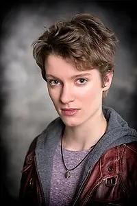 Актриса Lore Burns — фото персоны