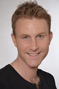 Актёр Nick Compton — главное фото персоны