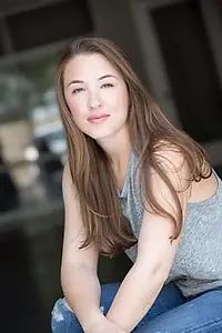 Актриса Kaelan McGinnis — главное фото персоны
