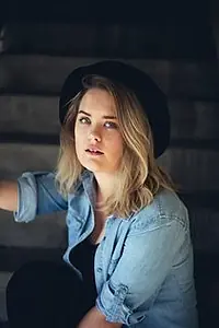 Актриса April Maguire — фото персоны