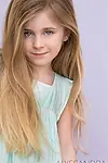 Актриса Alyssandra Schnetzky — превью фото персоны