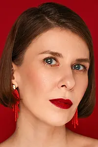 Актриса Юля Шарова — фото персоны