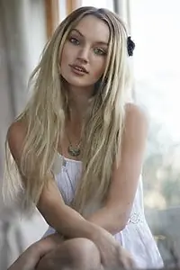 Актриса Olivia Harriet — фото персоны