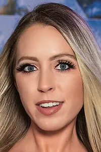 Актриса Brooke Summers — фото персоны
