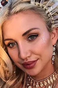Актриса Gabby Epstein — главное фото персоны