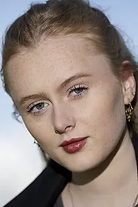 Актриса Элин Холл — главное фото персоны