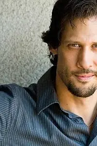 Актёр Дерек Медина — фото персоны