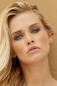 Актриса Ellie Ottaway — фото персоны