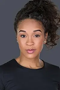 Актриса Simone Reynolds — главное фото персоны