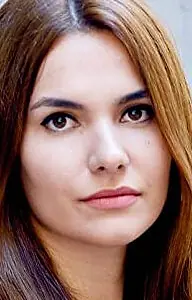 Актриса Basak Güroz — фото персоны