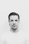 Актёр Luke Henderson — превью фото персоны