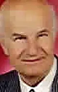 Актёр Зеки Сезер — фото персоны