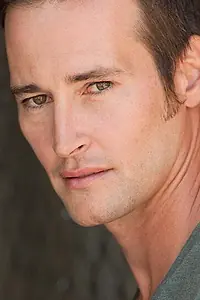 Актёр Дерек Хэмилтон — фото персоны