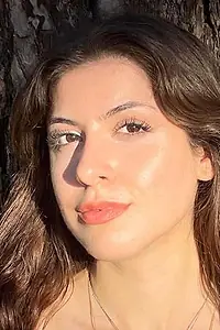 Актриса Ilayda Yildirim — фото персоны