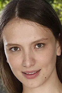 Актриса Иззи Лаш — фото персоны