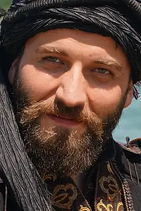 Актёр Nezir Çinarli — фото персоны